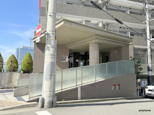 エステムプラザ難波WESTリバークロス　仲介手数料無料のエントランス