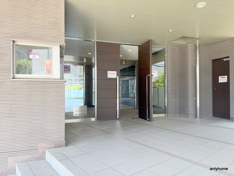 エステムプラザ難波WESTリバークロス　仲介手数料無料のエントランス