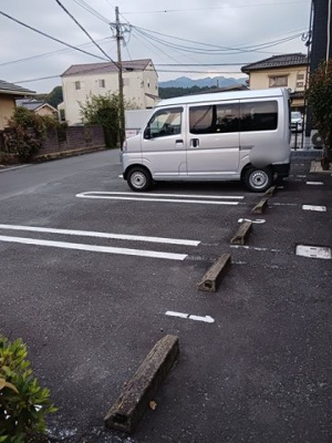 【駐車場】 | カステリア三隈Ⅱ | 車をお持ちの方に嬉しい駐車場付きの物件です