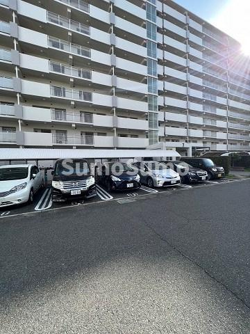 URパークタウン西武庫　6号棟の駐車場|カースペースがあります