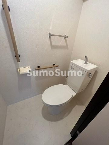 URパークタウン西武庫　11号棟のトイレ|ゆったりとした空間のトイレです