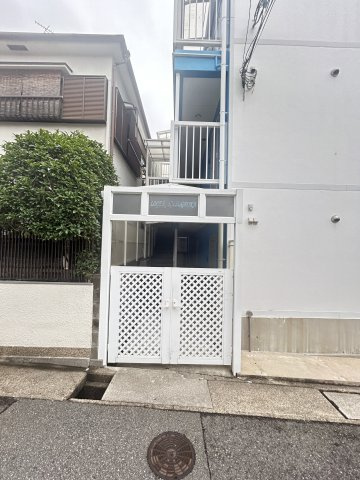 ロジェ楠丘のエントランス