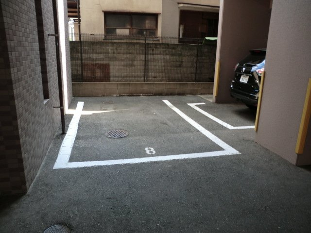 アリターレ博多の駐車場