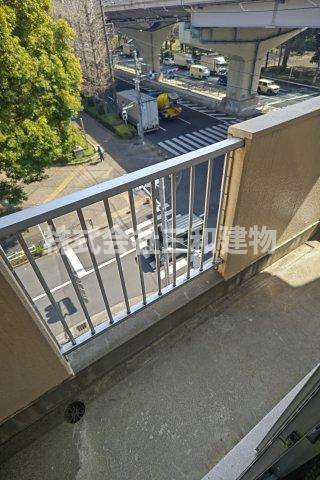 ドミール赤塚公園のバルコニー