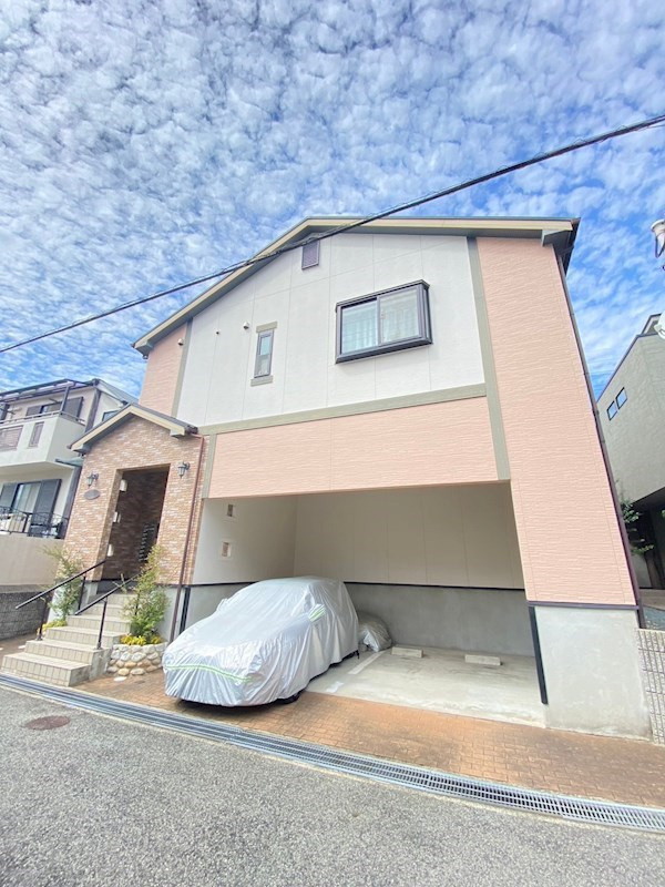 フローラ岡本の外観