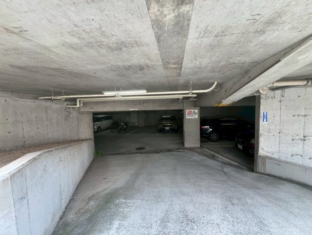 コスモ塩屋の駐車場