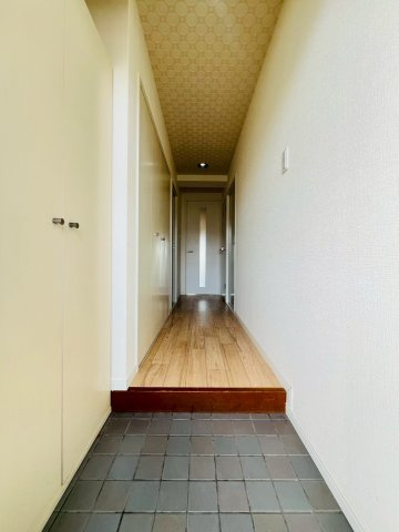 コスモ塩屋の玄関