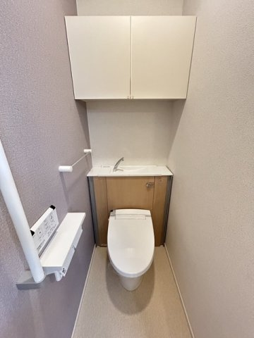 【トイレ】 | アンダンテ郡津 | 清潔感のあるトイレです