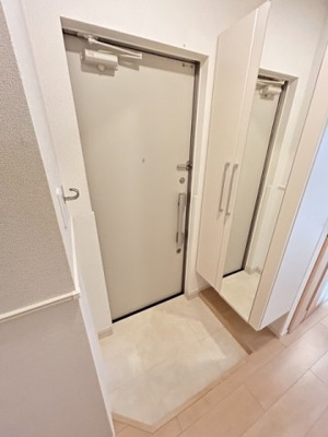 【玄関】 | アンダンテ郡津 | シンプルで使いやすい玄関です