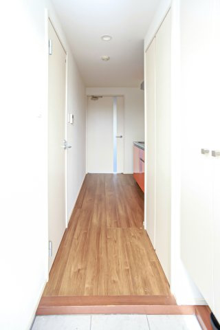 サヴォイコートオブアームズ　9階の玄関|別号室のものです。現状優先になります。