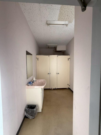 大阪市中央区南久宝寺町１丁目の店舗事務所のトイレ
