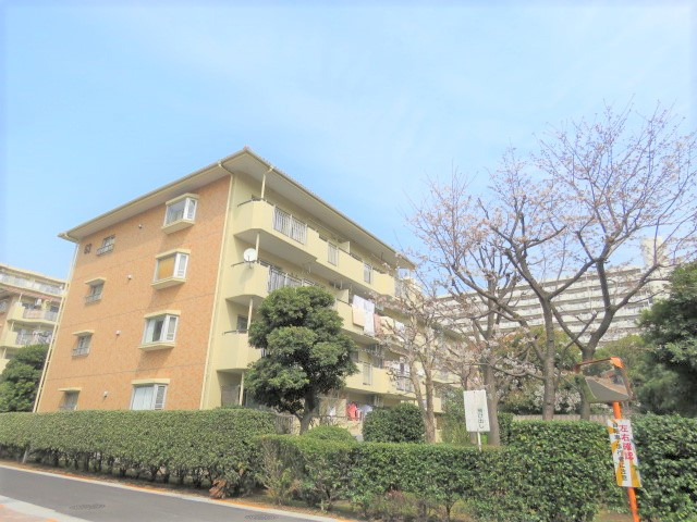 【Appearance】
爽やかな青空の下に贅沢なほどに降り注ぐ陽光、豊かな居住性。