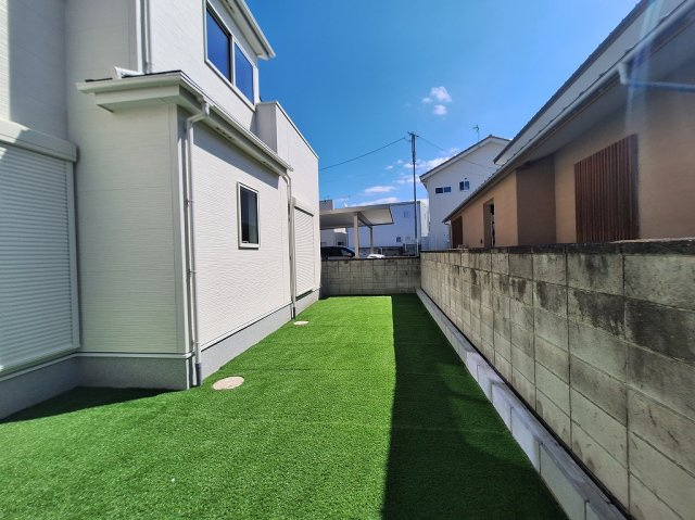 リナージュ高崎石原町24-1期 2号棟の庭|現地撮影