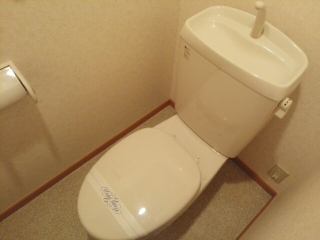 リバ－サイド神田のトイレ|シンプルで使いやすいトイレです