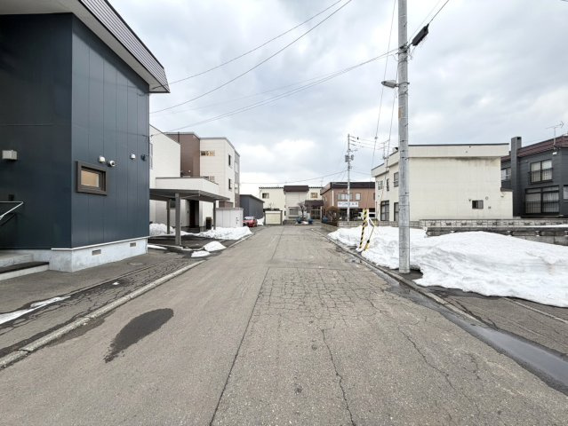 発寒16条4丁目の前面道路含む現地写真