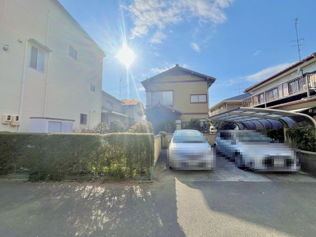 売中古戸建　中央区初生町の外観|ゆとりのある2台駐車可能スペース。