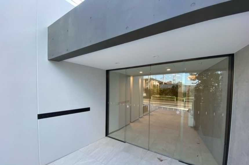 オーパスホームズ桜新町　二人入居可　敷金礼金0　フリーレント1か月のエントランス