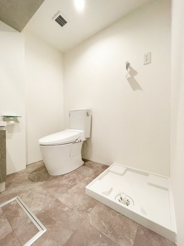 スフィア日本橋富沢町のトイレ|落ち着いた色調のトイレです
