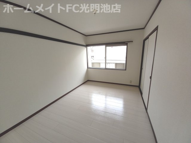 エクセレート府中B棟の洋室