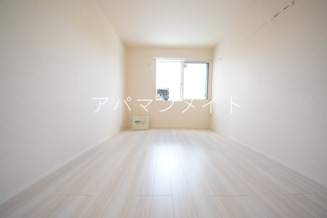 【寝室】 | ルミエール | ゆとりの広さです