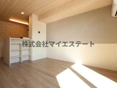 【居間・リビング】 | ウェスタ古閑中 | 別部屋写真使用