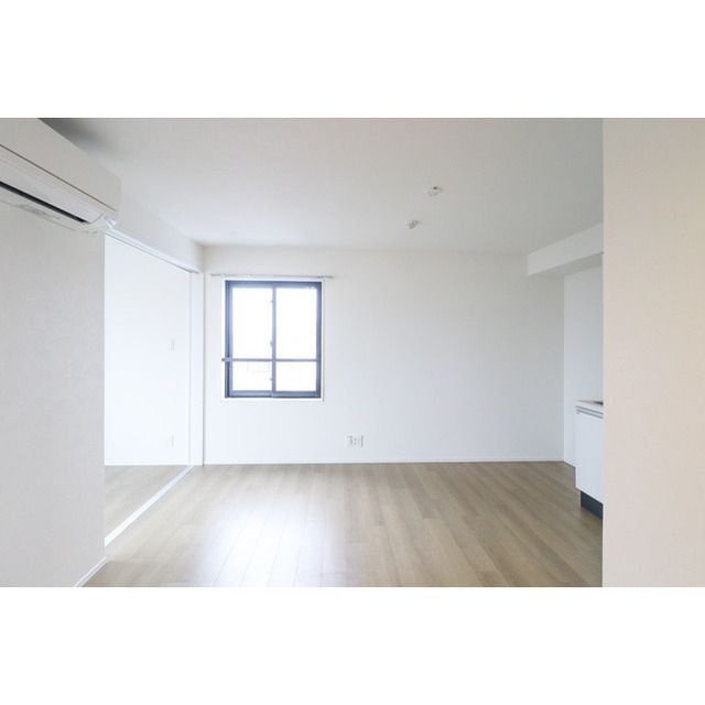 グランファーロ下北沢の洋室