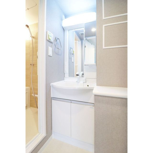 グランファーロ下北沢の独立洗面台