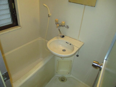 ピュア大久保の浴室