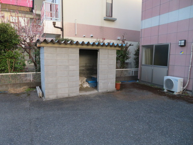 越谷市東町３丁目の倉庫