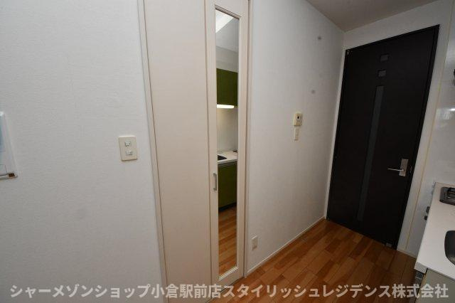 アルティザ小倉の玄関