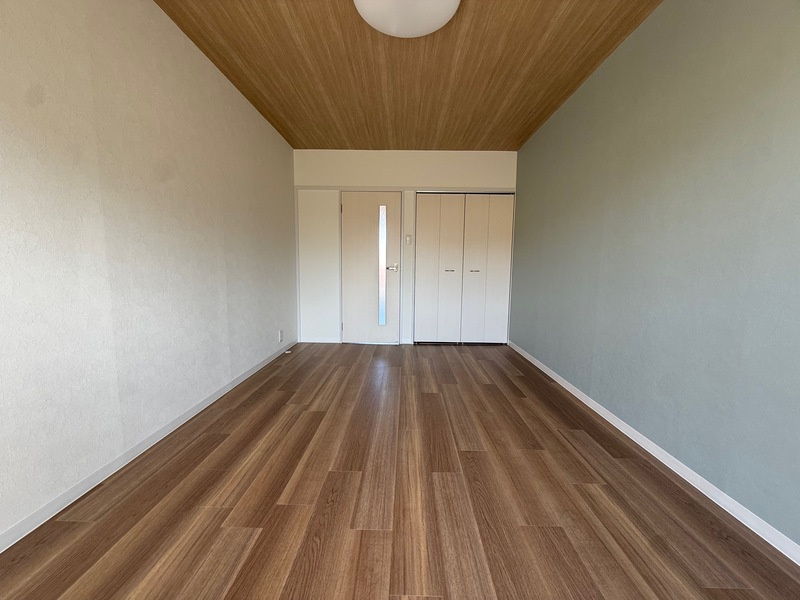 合川コーポ【キャッシュバック対象物件】の洋室|広々とした洋室です