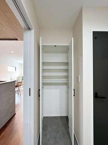 東区中山上2丁目No.3の収納|洗面脱衣所の収納☆
毎日ご家族で使うタオルや洗面用品、洗濯用品などを収納することができます♪