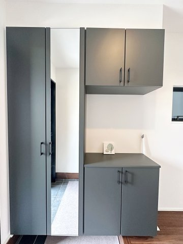 東区中山上2丁目No.3の玄関|姿見付きシューズボックス☆
大容量のシューズボックスの為、靴もたくさん収納が可能です♪