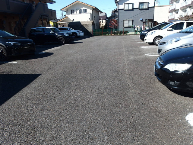 トレゾール咲の駐車場