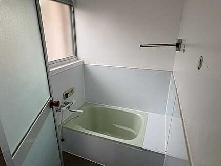 安佐南区山本9丁目中古戸建の浴室