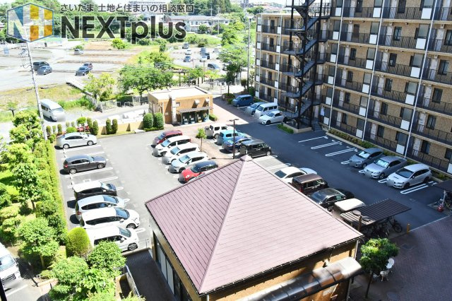 ライオンズマンション大宮指扇第二の駐車場|敷地内駐車場※空き状況は都度弊社までお問合せ下さい。住宅ローンのスペシャリストがおります。『今買えるから大丈夫』ではなく、『買った後の本当の幸せは何か』を考えご提案をさせて頂きます。