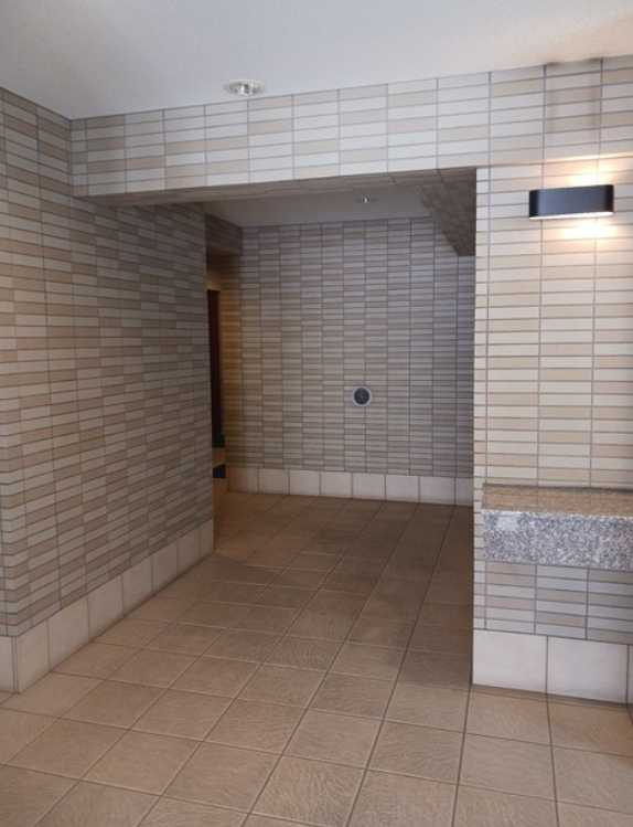 ガーデンテラス柿の木坂　角部屋　独立洗面台　洋室広々12.6帖のロビー