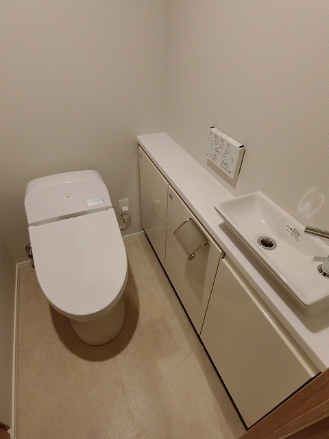 ザ・タワー横浜北仲のトイレ|ゆったりとした空間のトイレです