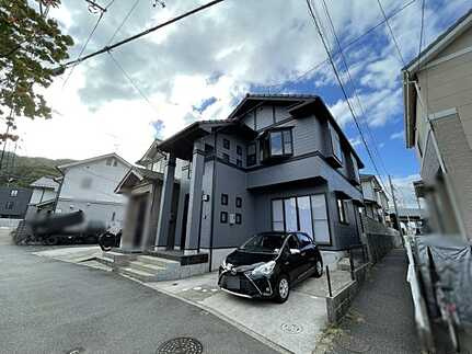 広島市佐伯区利松２丁目の前面道路含む現地写真
