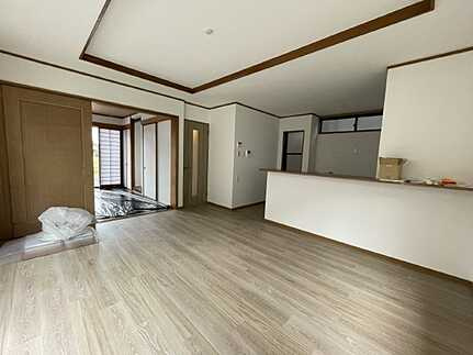広島市佐伯区利松２丁目の居間・リビング