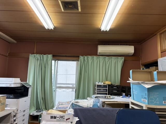 プラザ鈴木店舗の内装