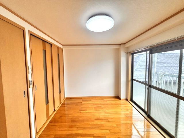 ロジェ楠丘の洋室