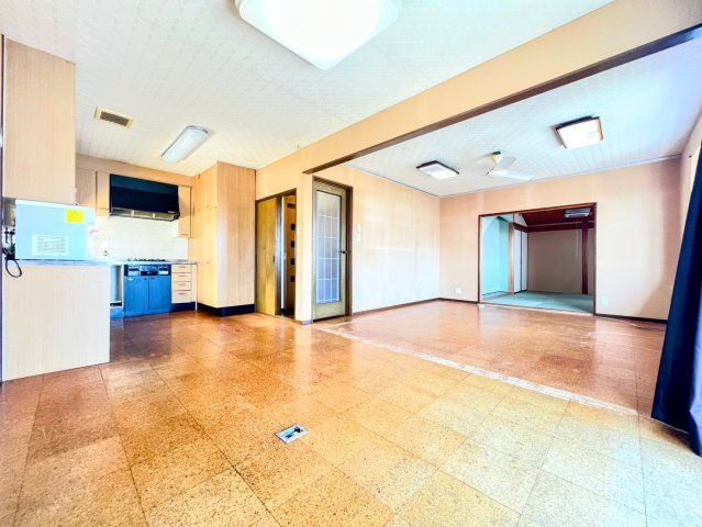 神園町のキッチン|ダイニングキッチン