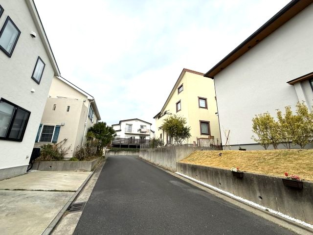 海見え！ソーラーパネル設置　の周辺|閑静な住宅街