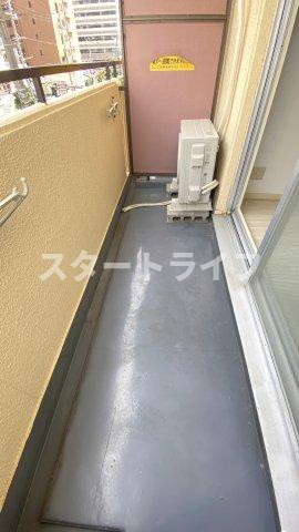 大阪市淀川区三国本町２丁目の賃貸マンションのバルコニー