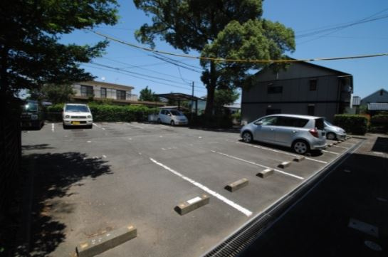 カルム宮の陣【10,000円キャッシュバック対象物件】の駐車場|駐車場があるので、車を買う予定の方も安心です