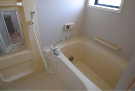 カルム宮の陣【10,000円キャッシュバック対象物件】の浴室|きれいなお風呂です