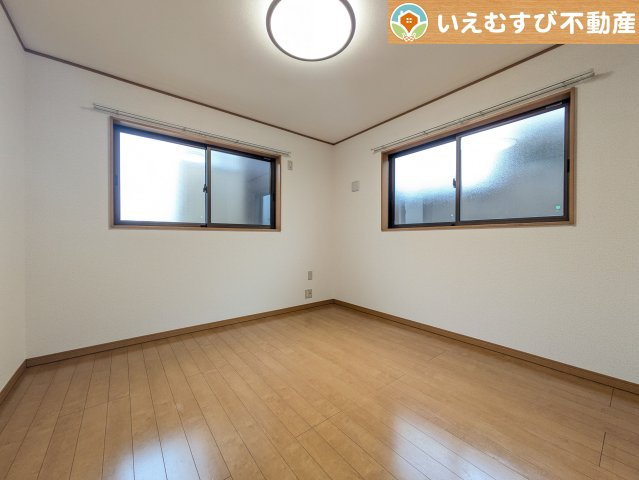 本庄市東台5丁目　中古戸建の洋室