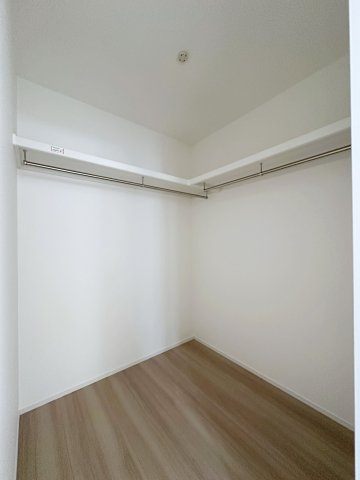 東区福田8丁目 No.1の寝室|全居室収納☆
7.5帖主寝室のウォークインクローゼットです♪