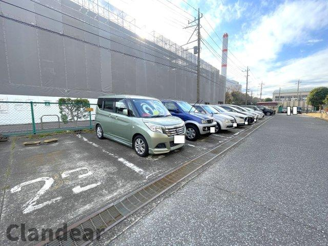 竹の塚スカイタウンの駐車場|ドキドキの新生活も、安心してスタート。ぴったりの住まいを見つけませんか？クランディアが一緒に住まい選びをサポートします‼　まずは、お気軽にお問合せください　＃クランディア